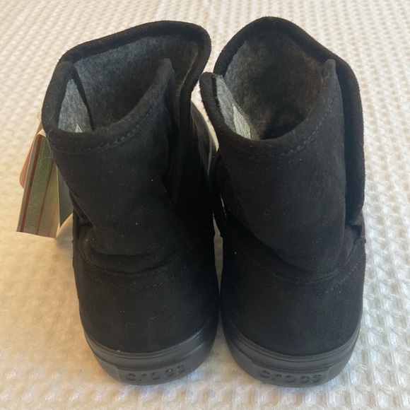 CROCS LODGEPOINT Black Faux Suede Leather Ankle Boots Size 5 Women’s NEW! - Picture 10 of 14